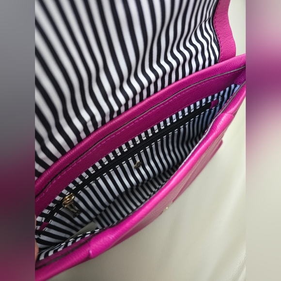 Kate spade♠️ leather clutch❣️ - Picture 3 of 4